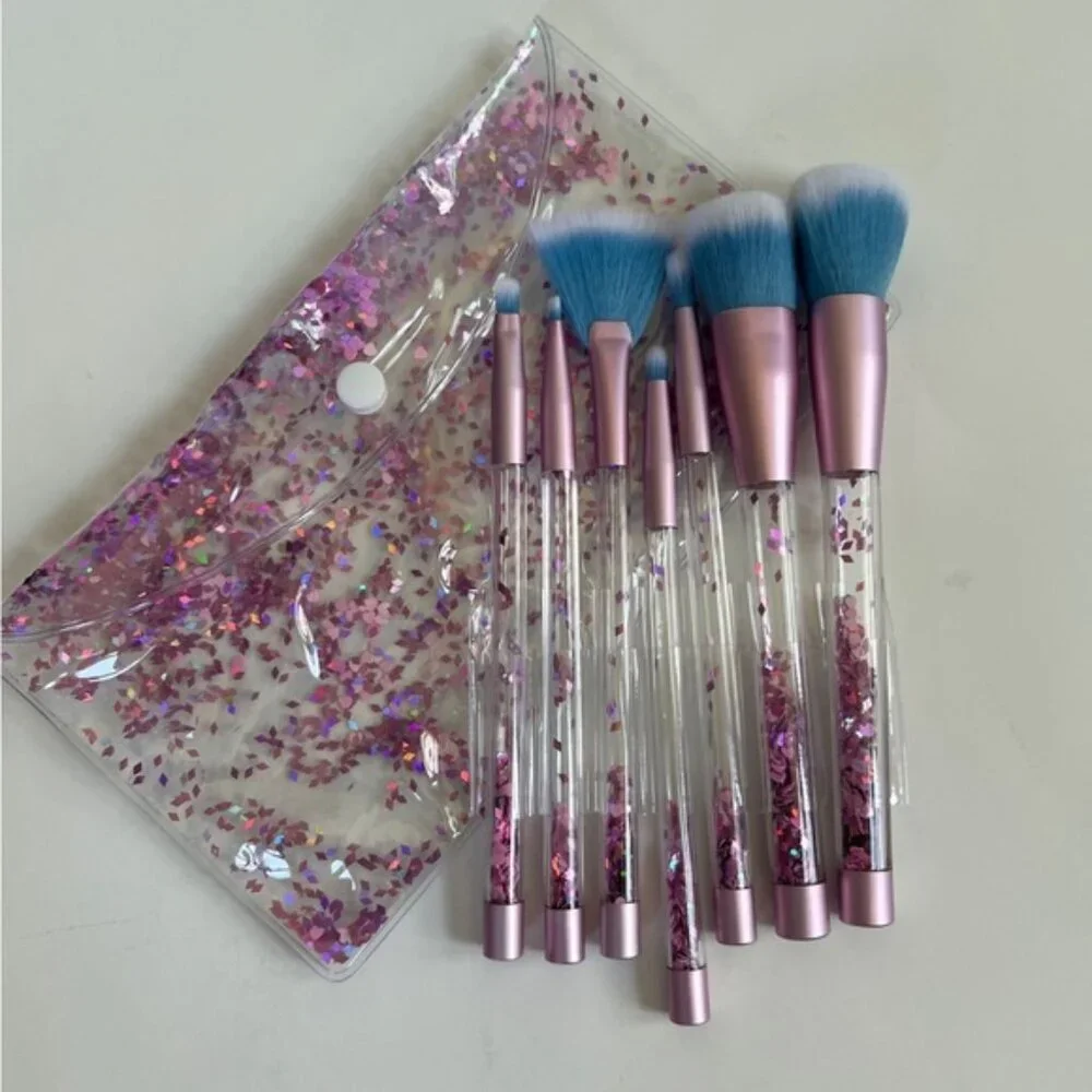 NWOT 7 Makeup Brushes Bundle